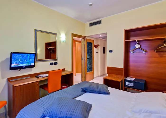 Western Blu Roma